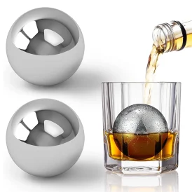 🍹 קוביות קרח שיישארו קפואות! 2 קוביות קרח נירוסטה לשימוש חוזר – אידיאליות לוויסקי, בירה ויין. 🍸 פתרון בר יצירתי לקרירות ממושכת בלי מים!